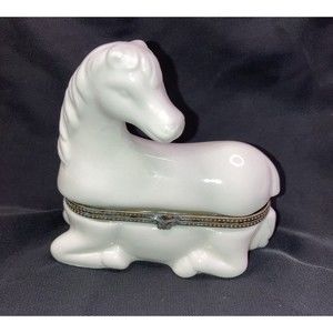Vintage Ceramic White Glossy Horse Pony  Animal Trinket Pill Box Hinged Closure